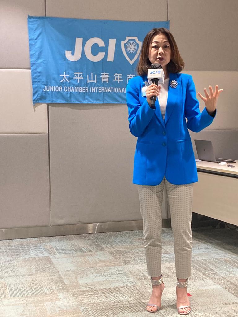 香港藥學會前主席龐愛蘭建議政府牽頭或獎勵藥餘回收,和研究重用藥物的可能性 。 (陳詠琳攝)