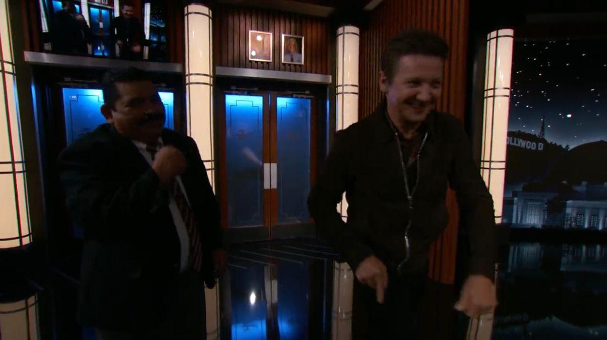 「鷹眼」的謝洛美維納亮相Jimmy Kimmel節目受訪。