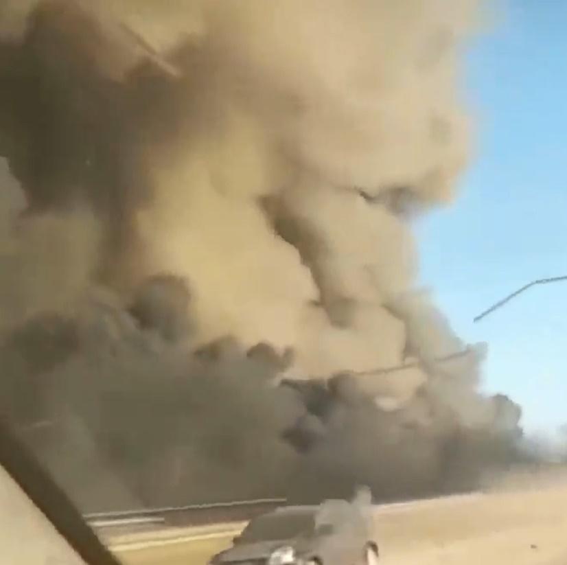 南福克乳牛場(South Fork Dairy Farm)周一上午8時許發生猛烈爆炸。(Twitter)