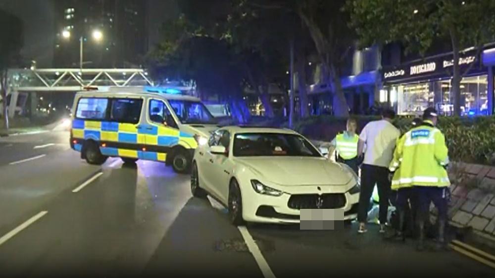 警方以涉嫌未能提供呼氣樣本作測試及危險駕駛引致他人死亡將男司機被捕。(電視截圖)