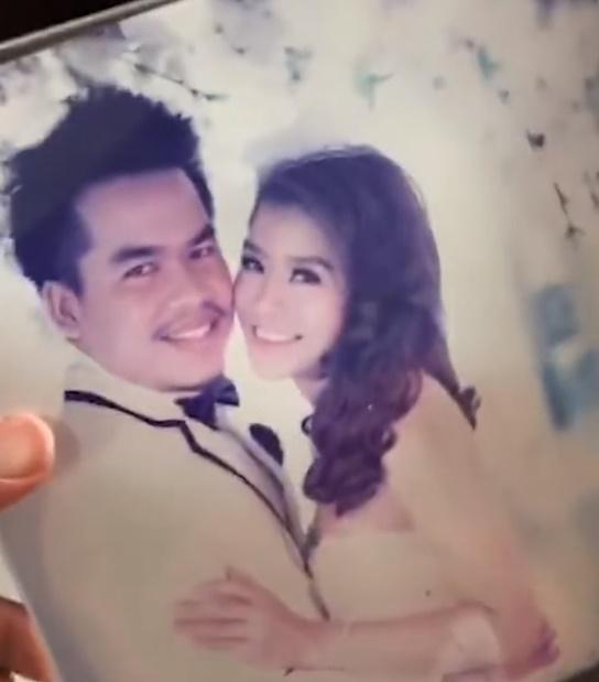 爸爸立即解釋,相中的人正「是你媽媽」,詎料兒子哭得更淒涼。(Twitter)