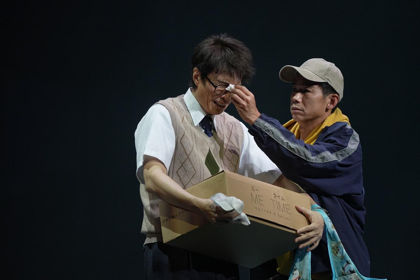 黃子華和林海峰在每晚的《愛我別走》演10場戲10個角色。