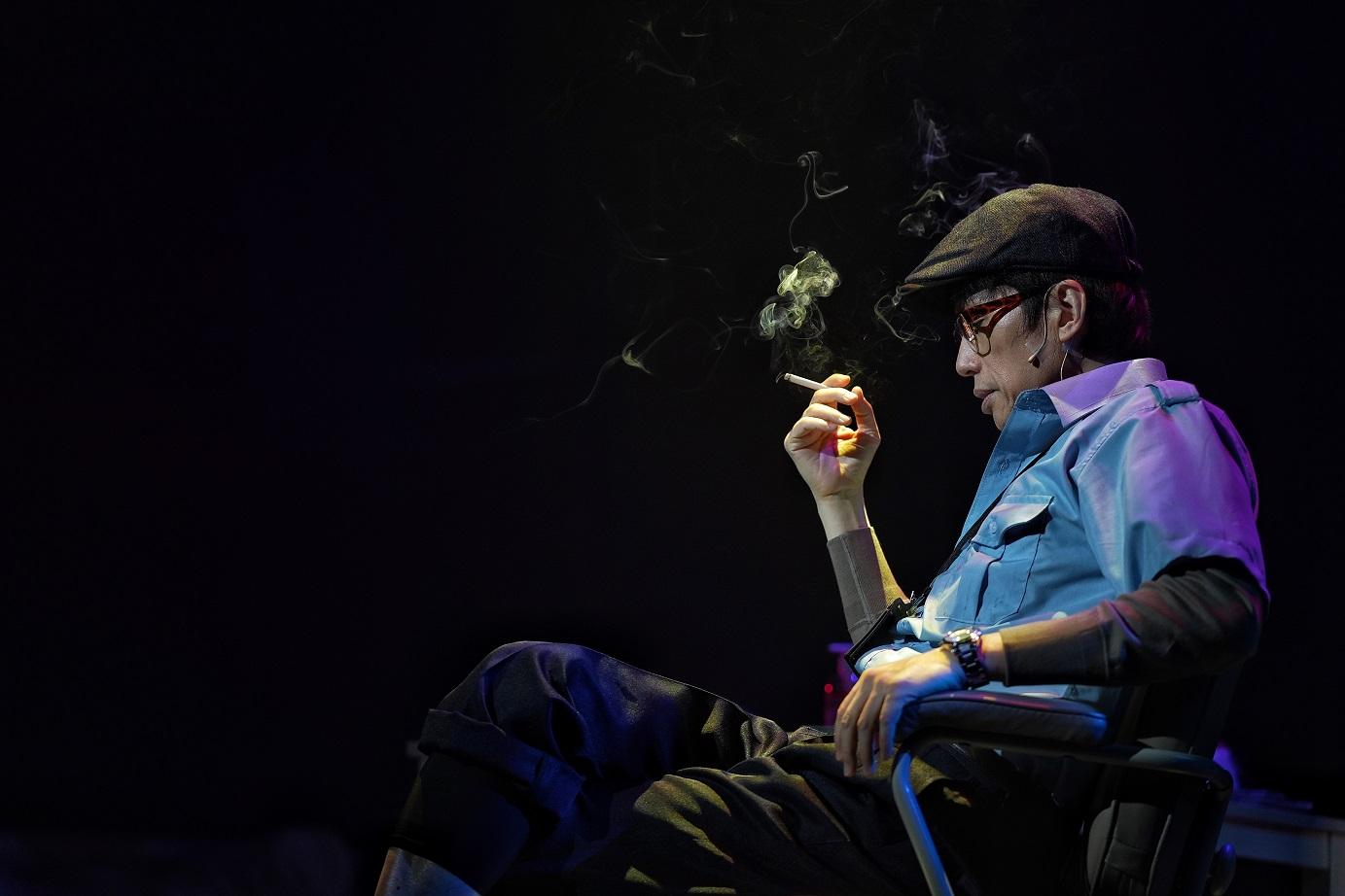 黃子華和林海峰在每晚的《愛我別走》演10場戲10個角色。