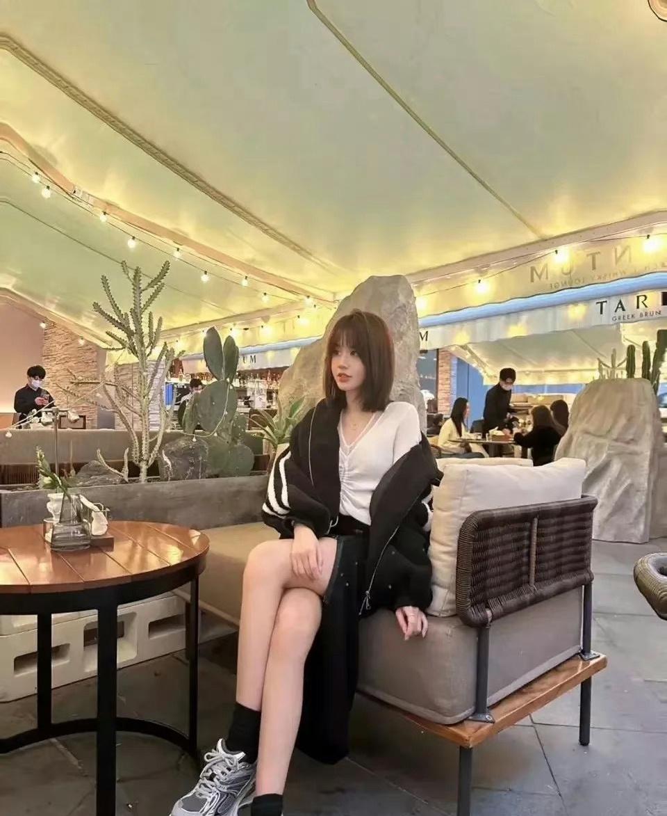 直播主蔡娜姐姐洗澡忘關鏡頭,過程全曝光。