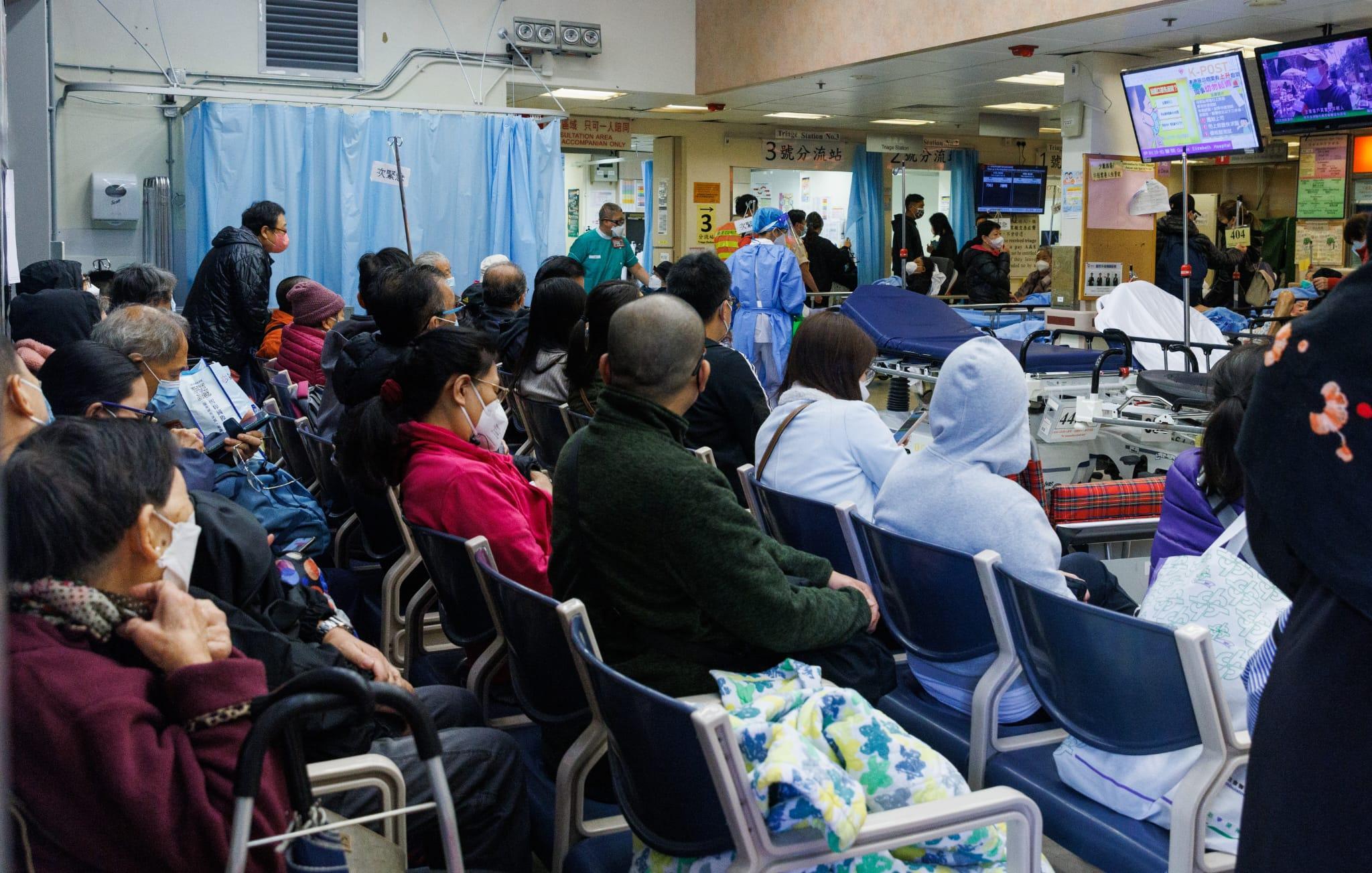 勞動節長假期第二日,多間公立醫院急症室求診人數持續高企。(資料圖片)