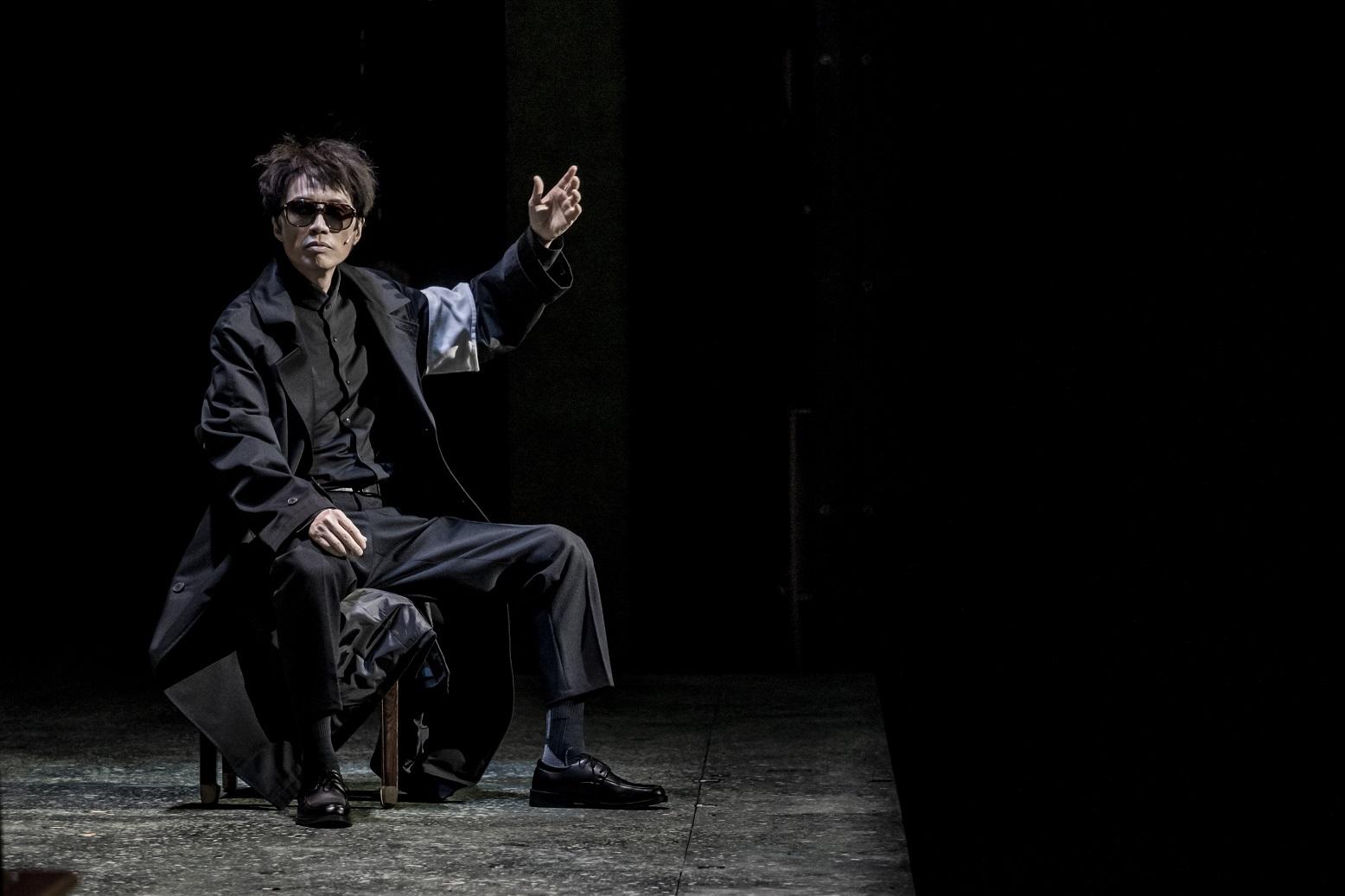 黃子華和林海峰在每晚的《愛我別走》演10場戲10個角色。