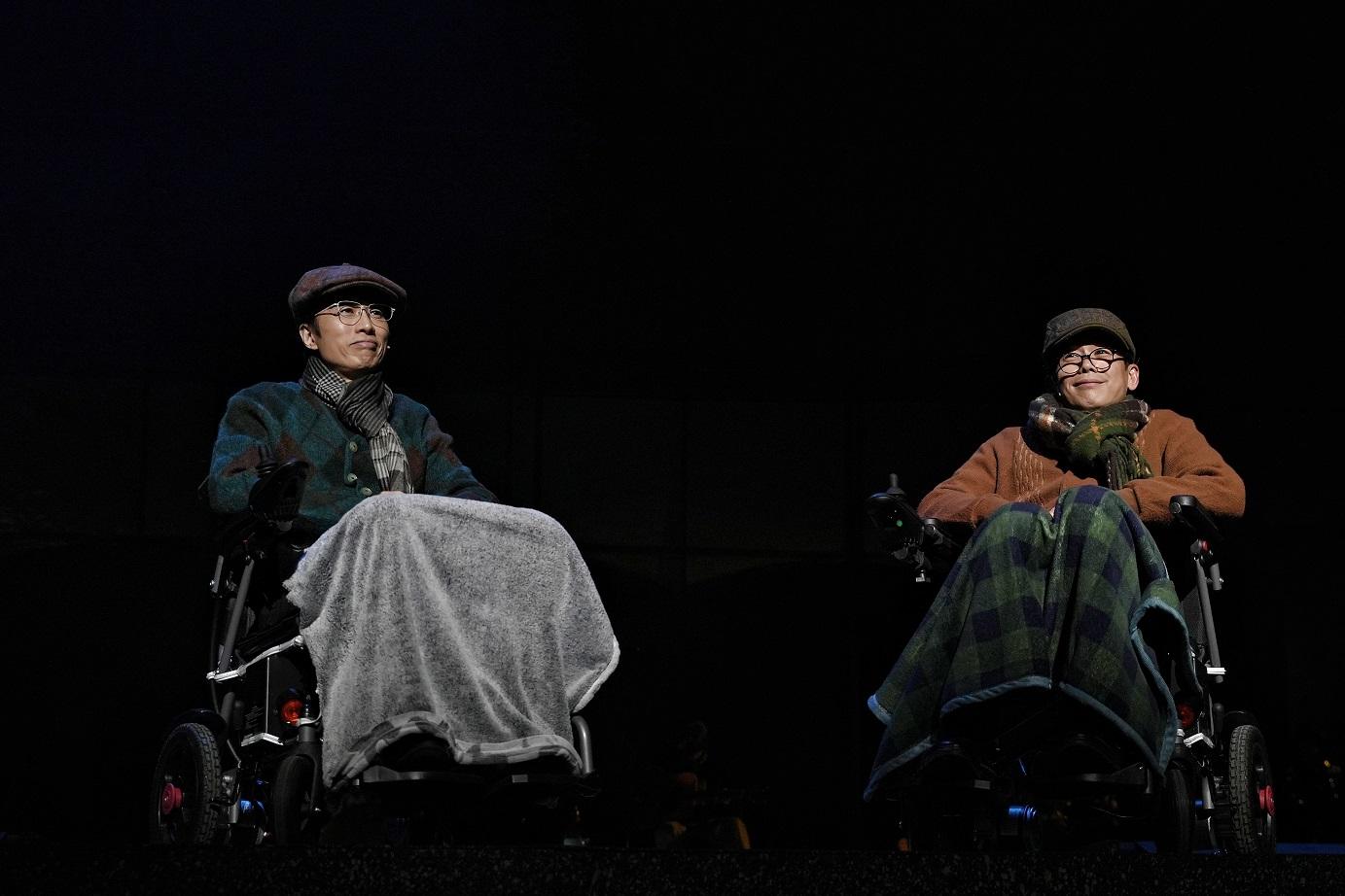 黃子華和林海峰在每晚的《愛我別走》演10場戲10個角色。