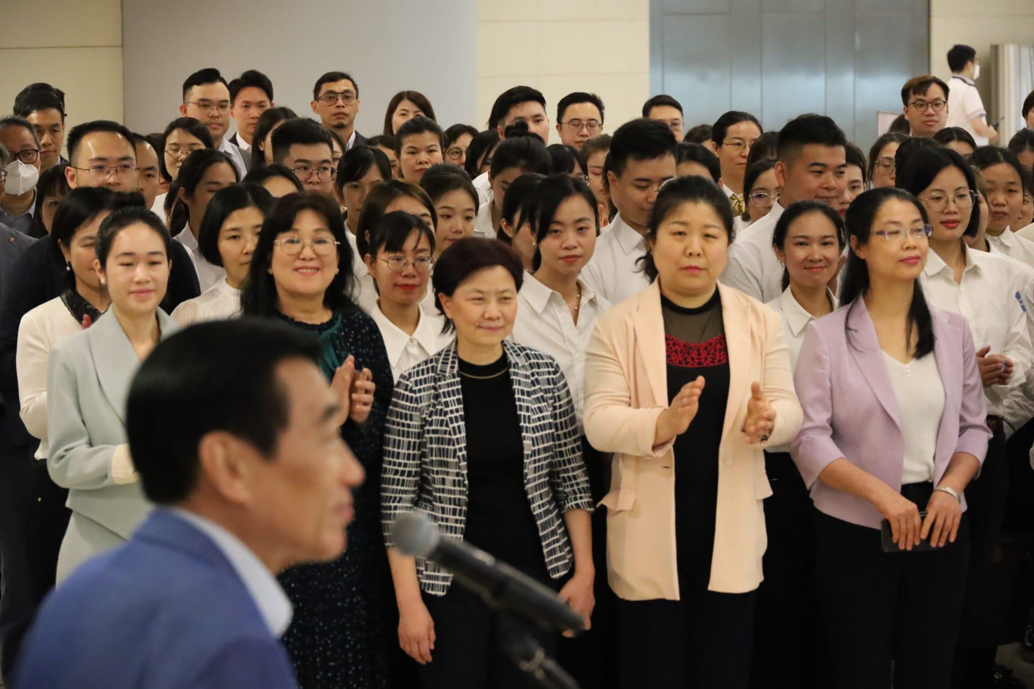 范鴻齡指,今次來港的醫護都是中英文可以,不認為溝通會有大問題。(鍾式明攝)