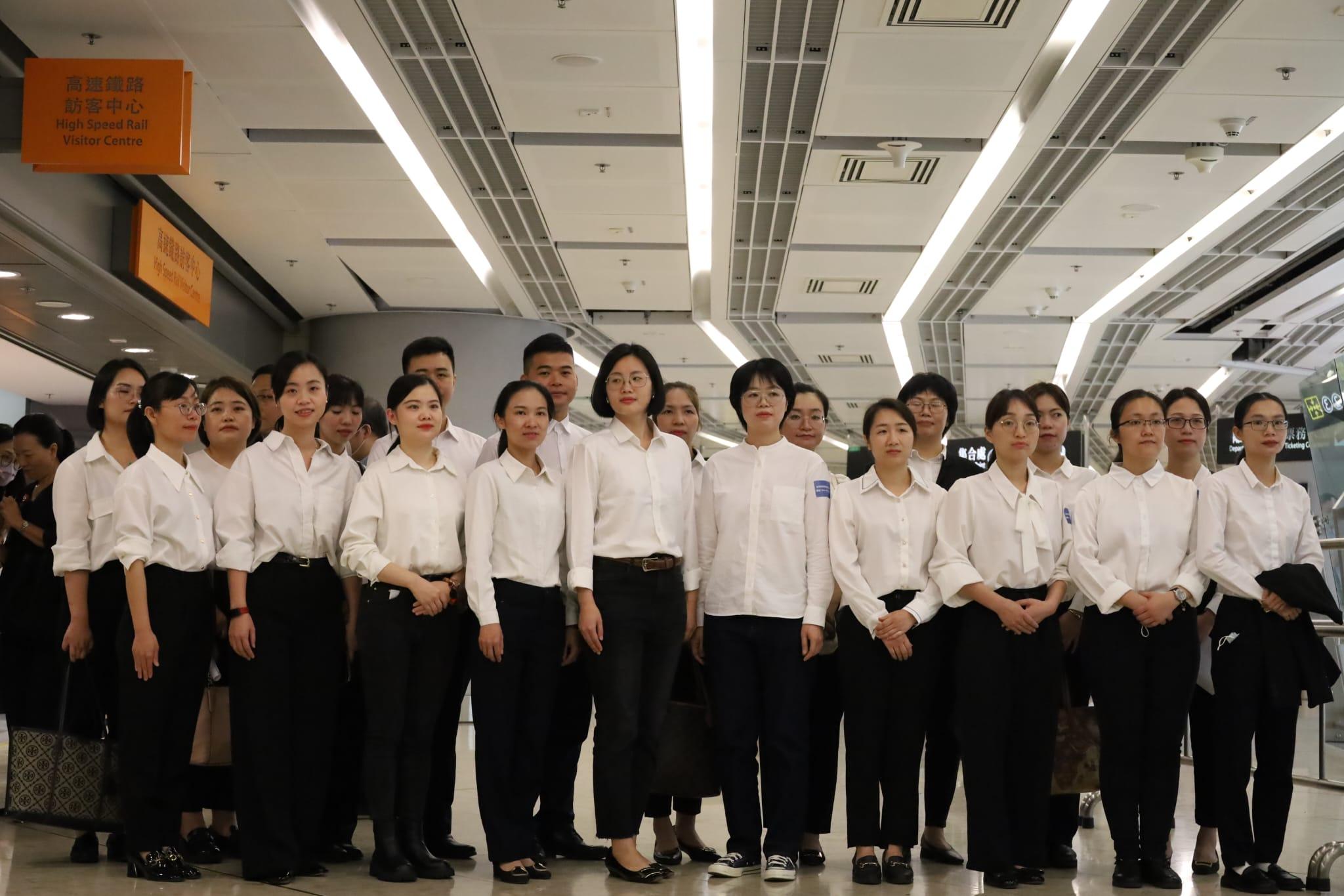 首批約80名大灣區醫護今日抵港。(鍾式明攝)