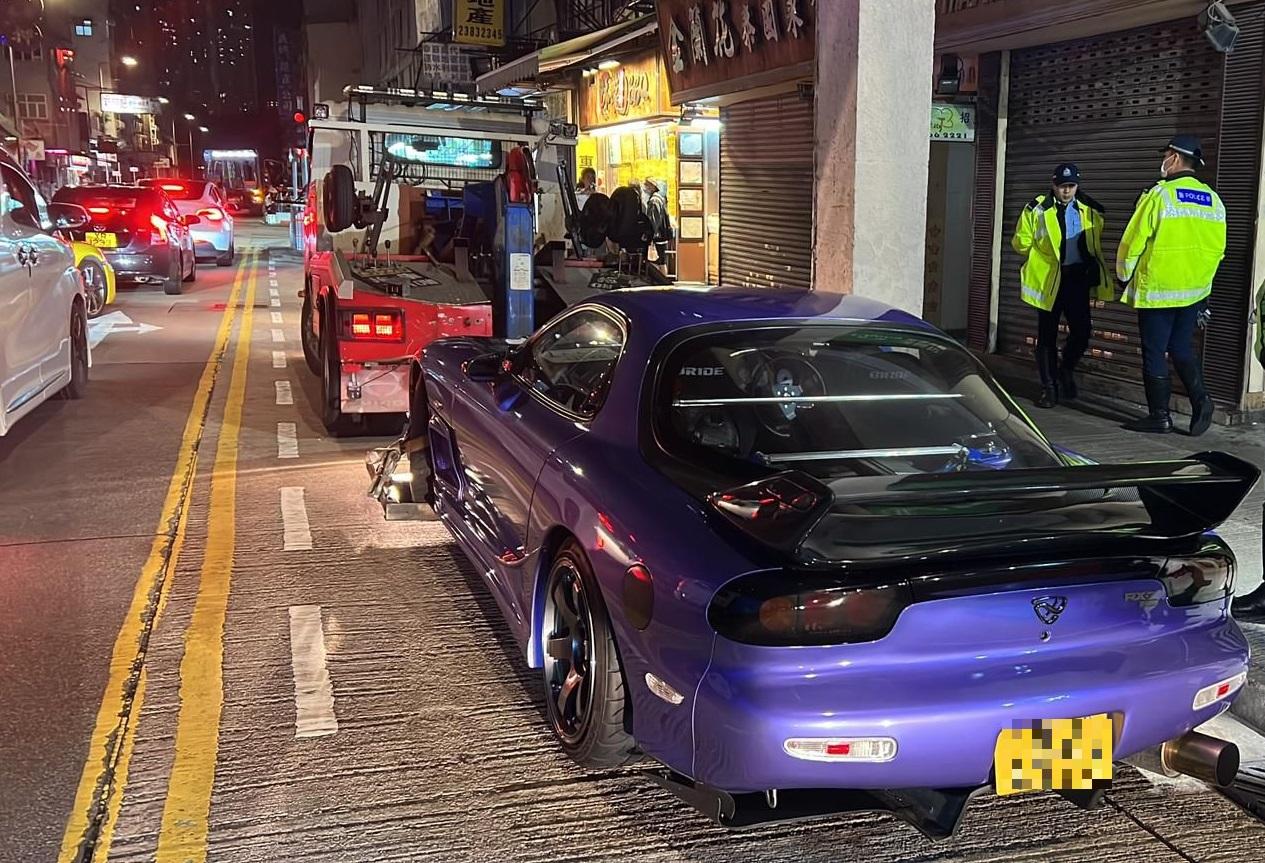 警方復活節假期在西九龍區打擊非法賽車,並拘捕7名本地男子。