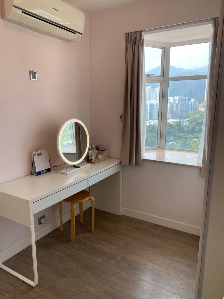 睡房間隔亦算闊落,並以山景為主,十分開揚。