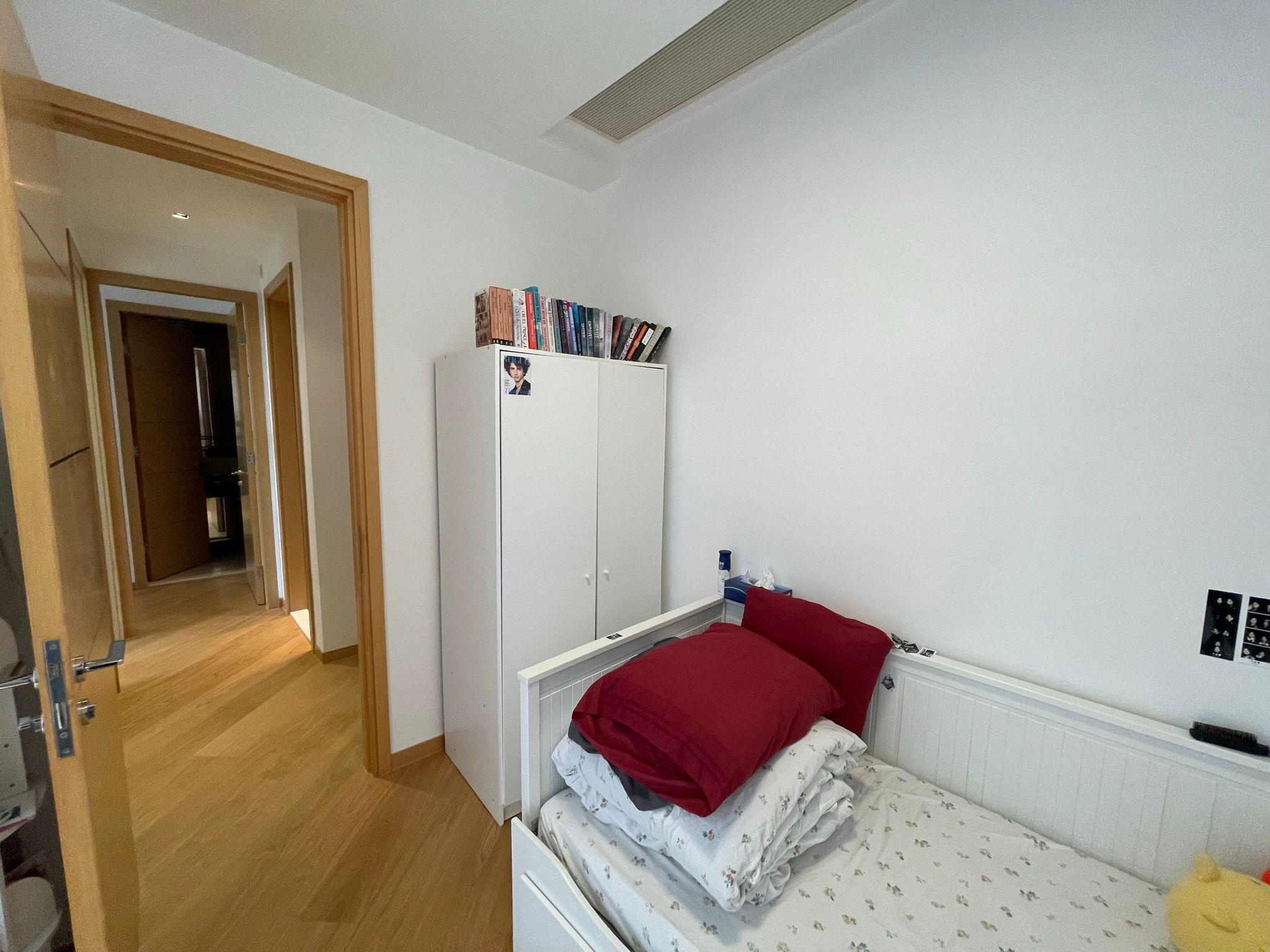 單位睡房間隔四正實用。