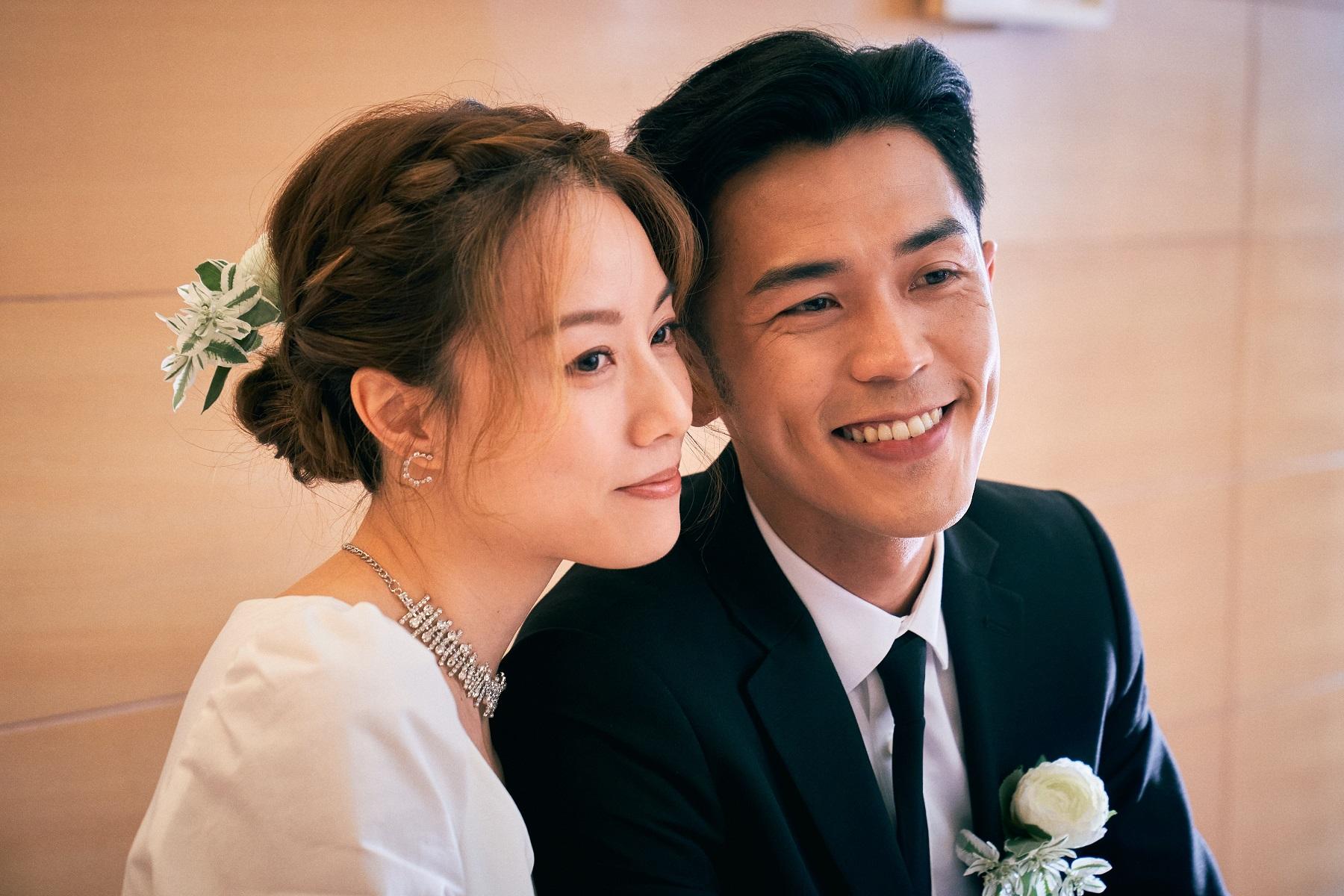 由鄧麗欣和馬志威合演的《12日》,用12日道出從冇錢到有錢的10年夫妻關係。