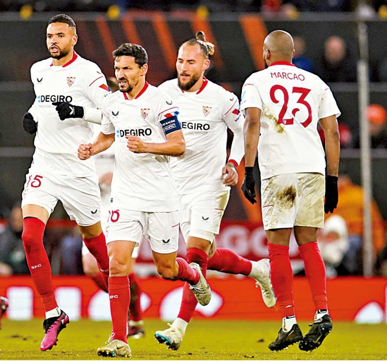 安尼斯利 拿華斯