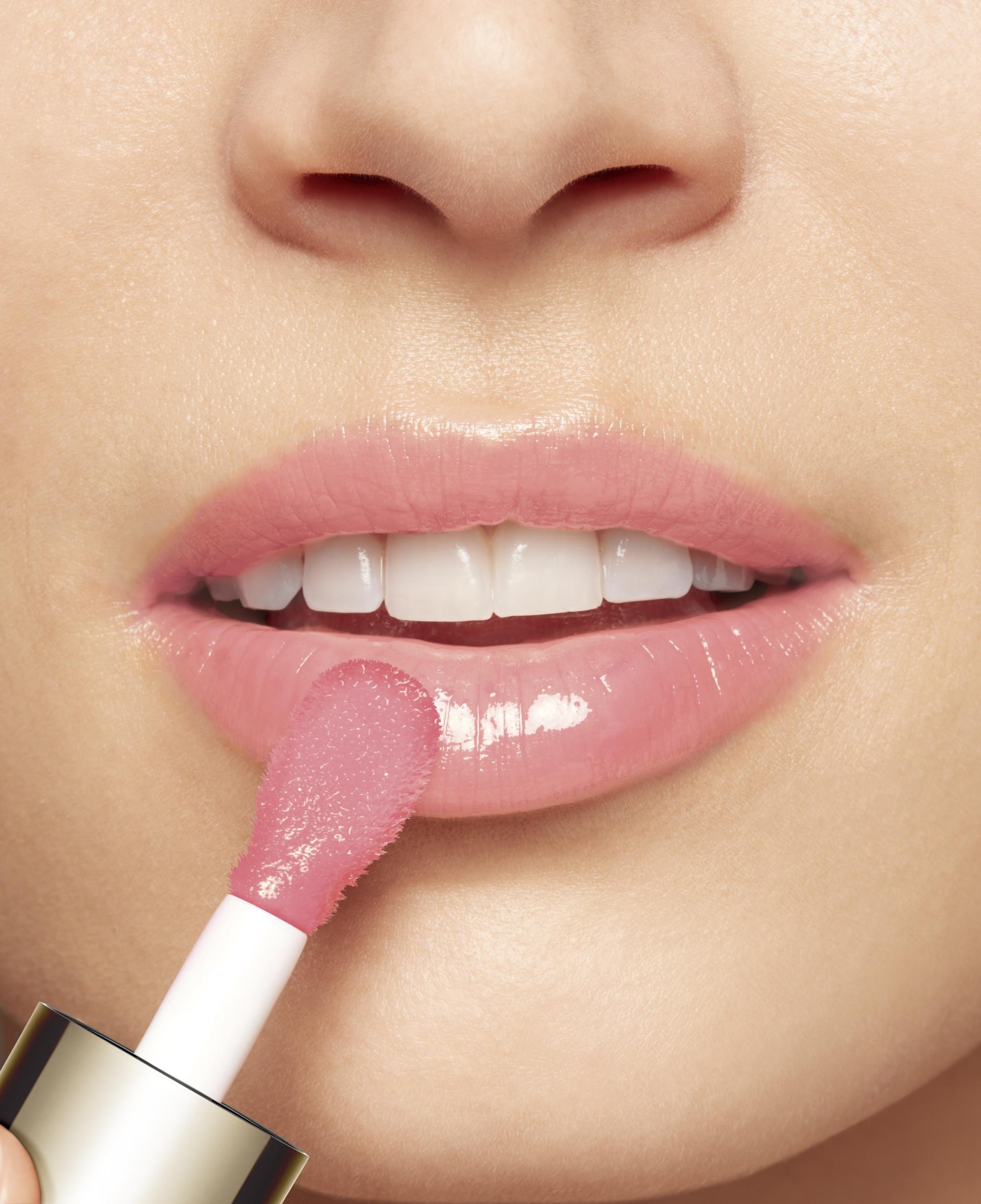 凝亮護唇油—戀上山茶花限定版 (果漾粉嫩色) $230/7ml