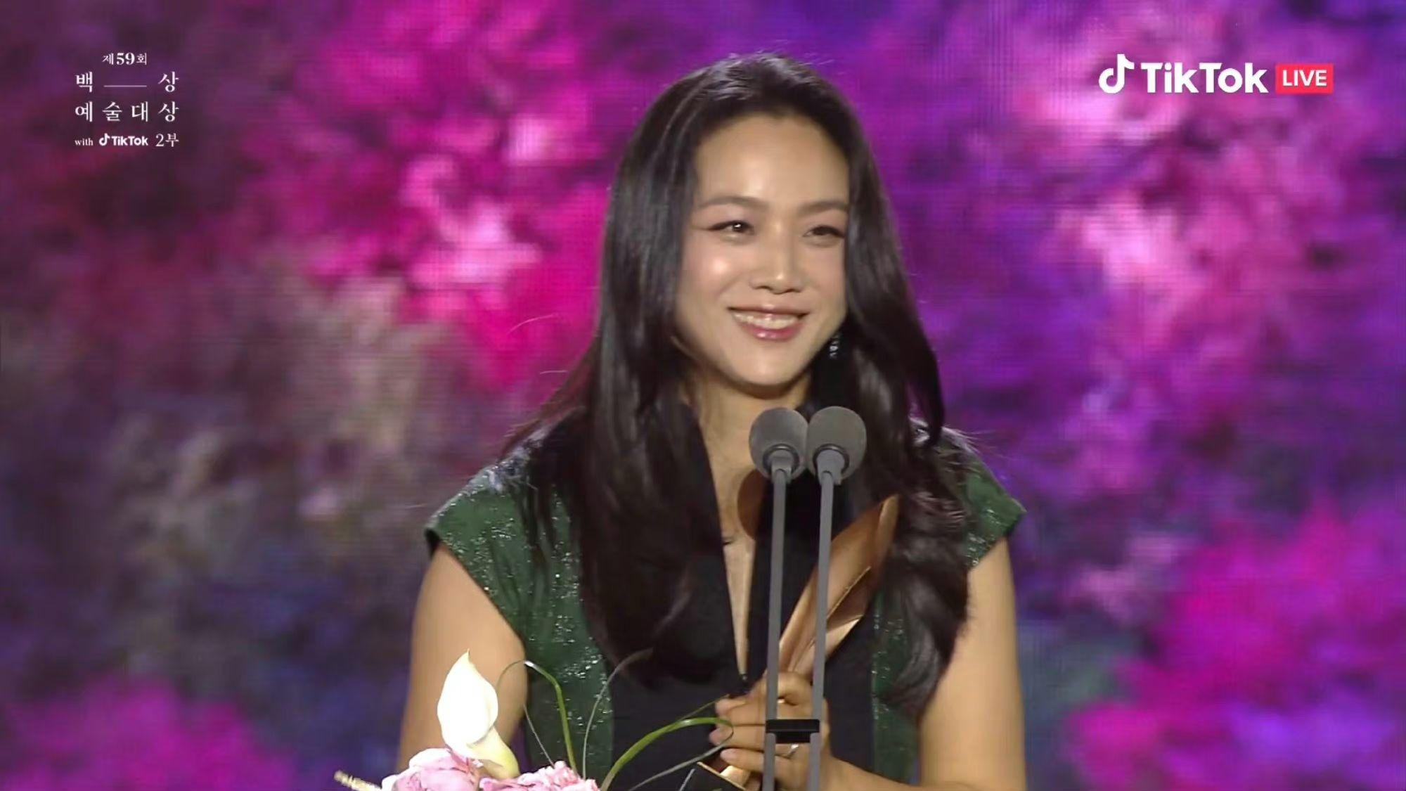 湯唯憑《分手的決心》第二度獲頒百想藝術大賞影后