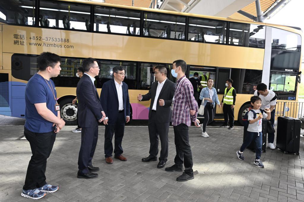 林世雄前往羅湖和港珠澳大橋管制站視察