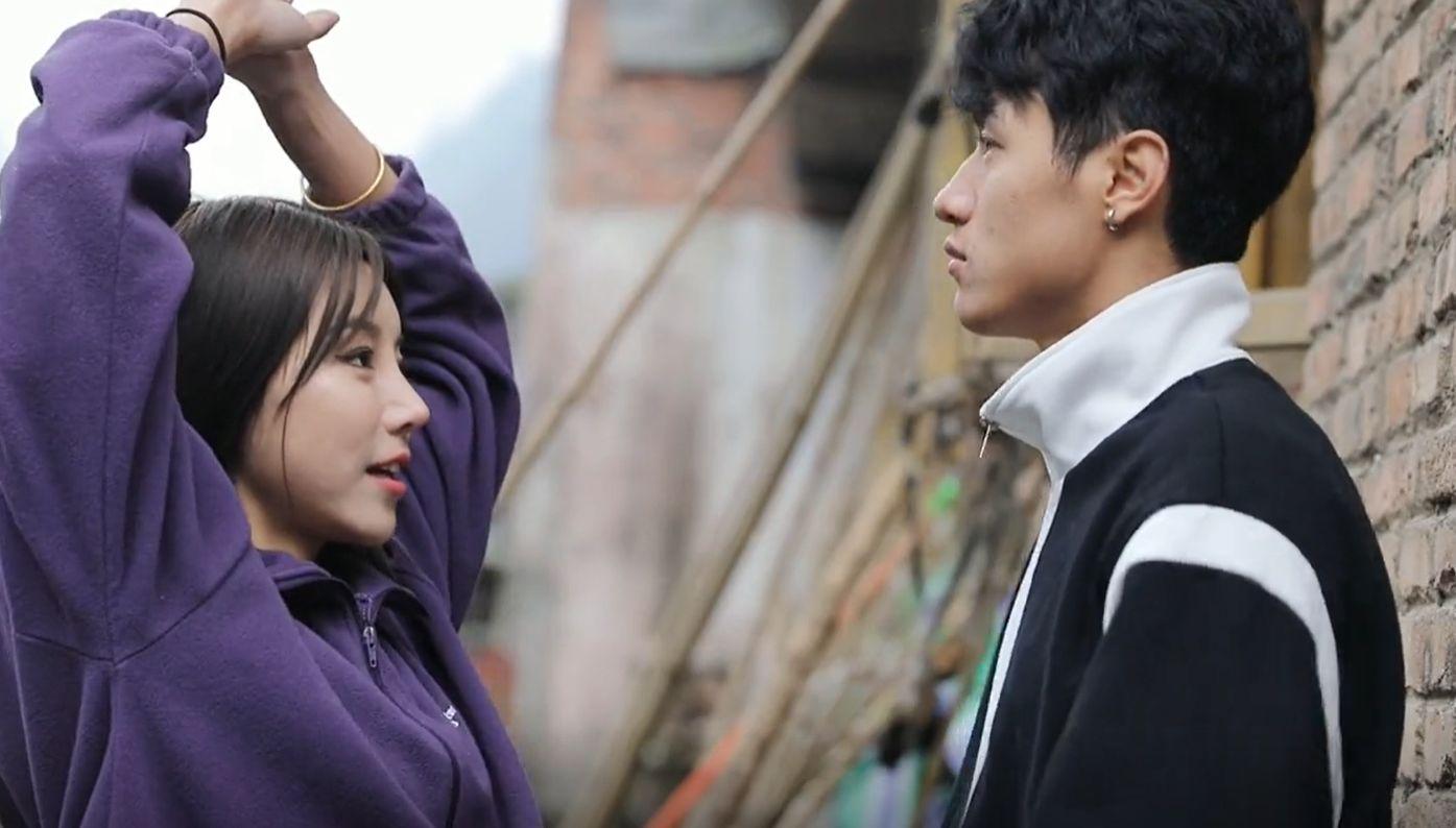 果果與王龍交往很久。