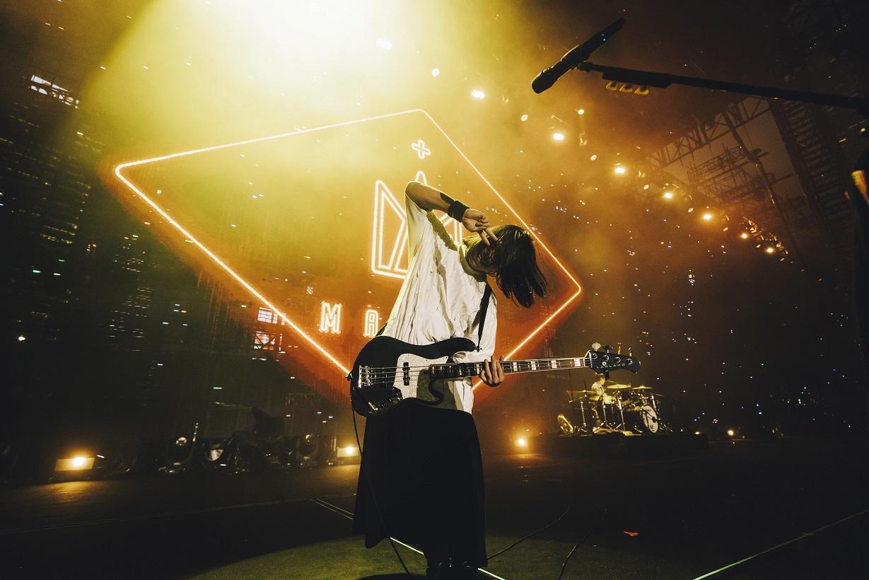 低音結他手瑪莎。