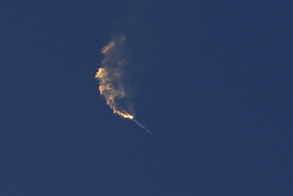SpaceX試射新型火箭 升空後數分鐘爆炸