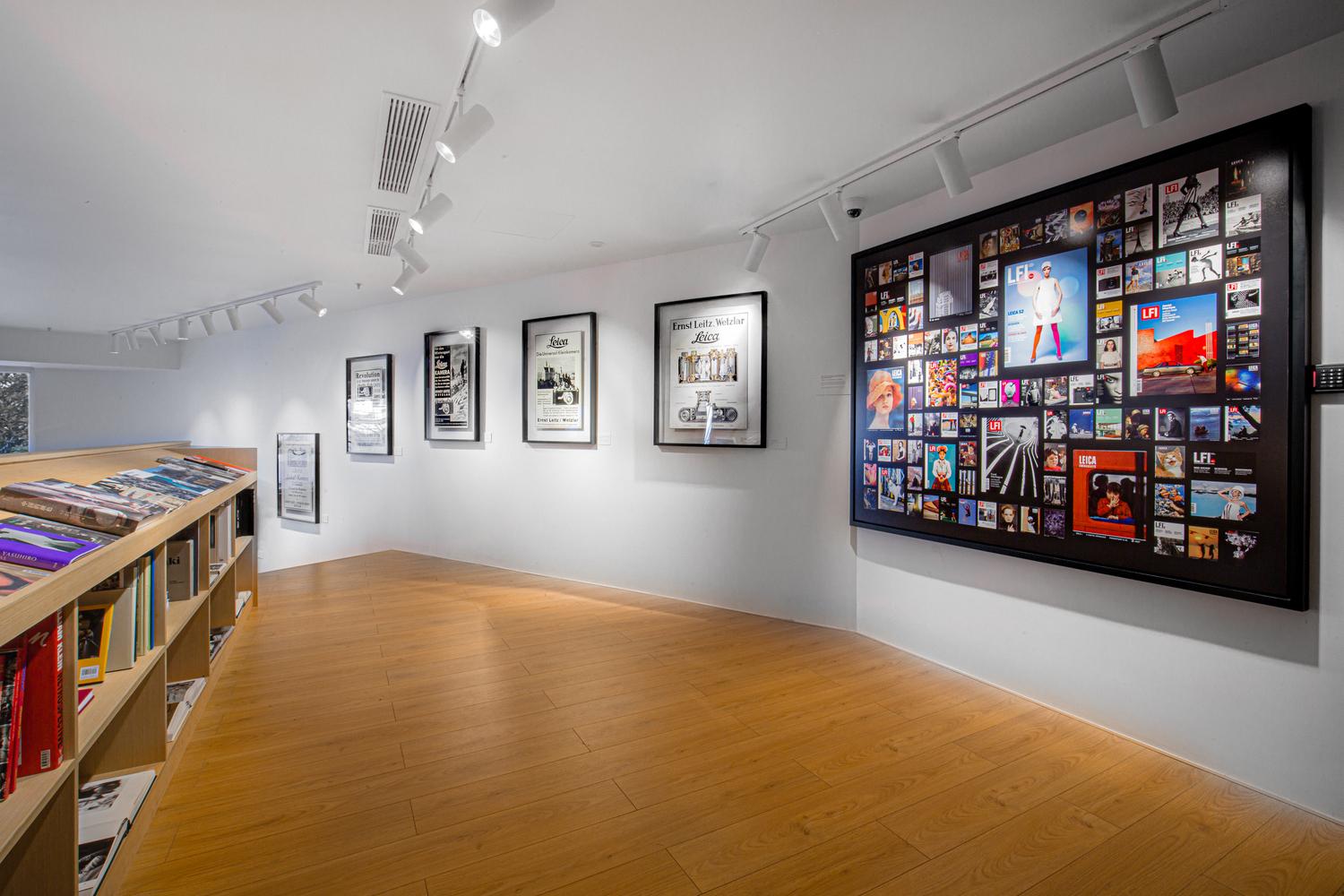 Café Leitz位於深圳萬象城,內部裝飾採用暖色調。