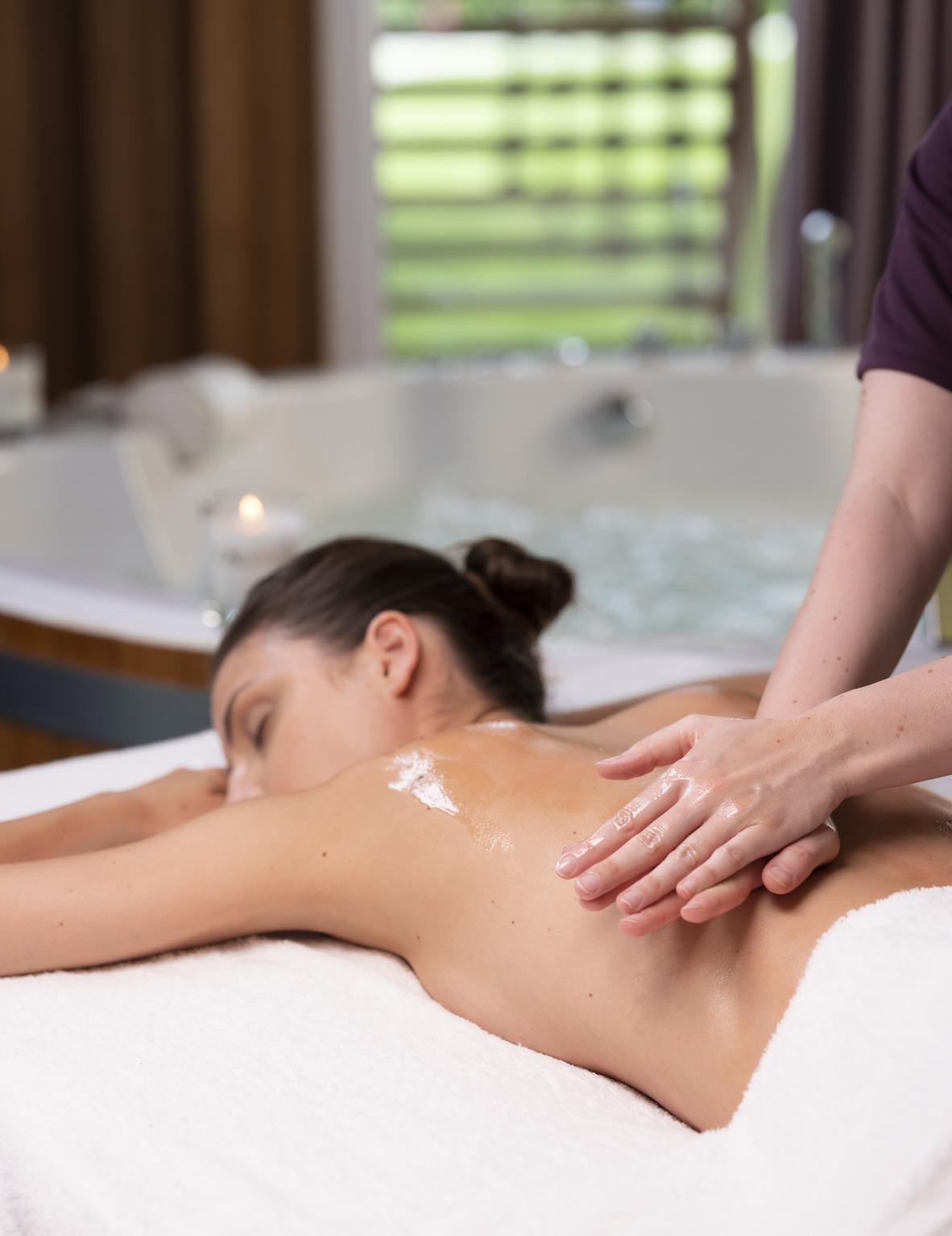 母親節禮物2023推介|Caudalie 葡萄籽瘦身磨砂護理 $860/50分鐘