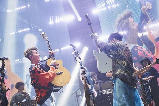 本身也是band 仔的周國賢與The Hertz high爆jam歌。