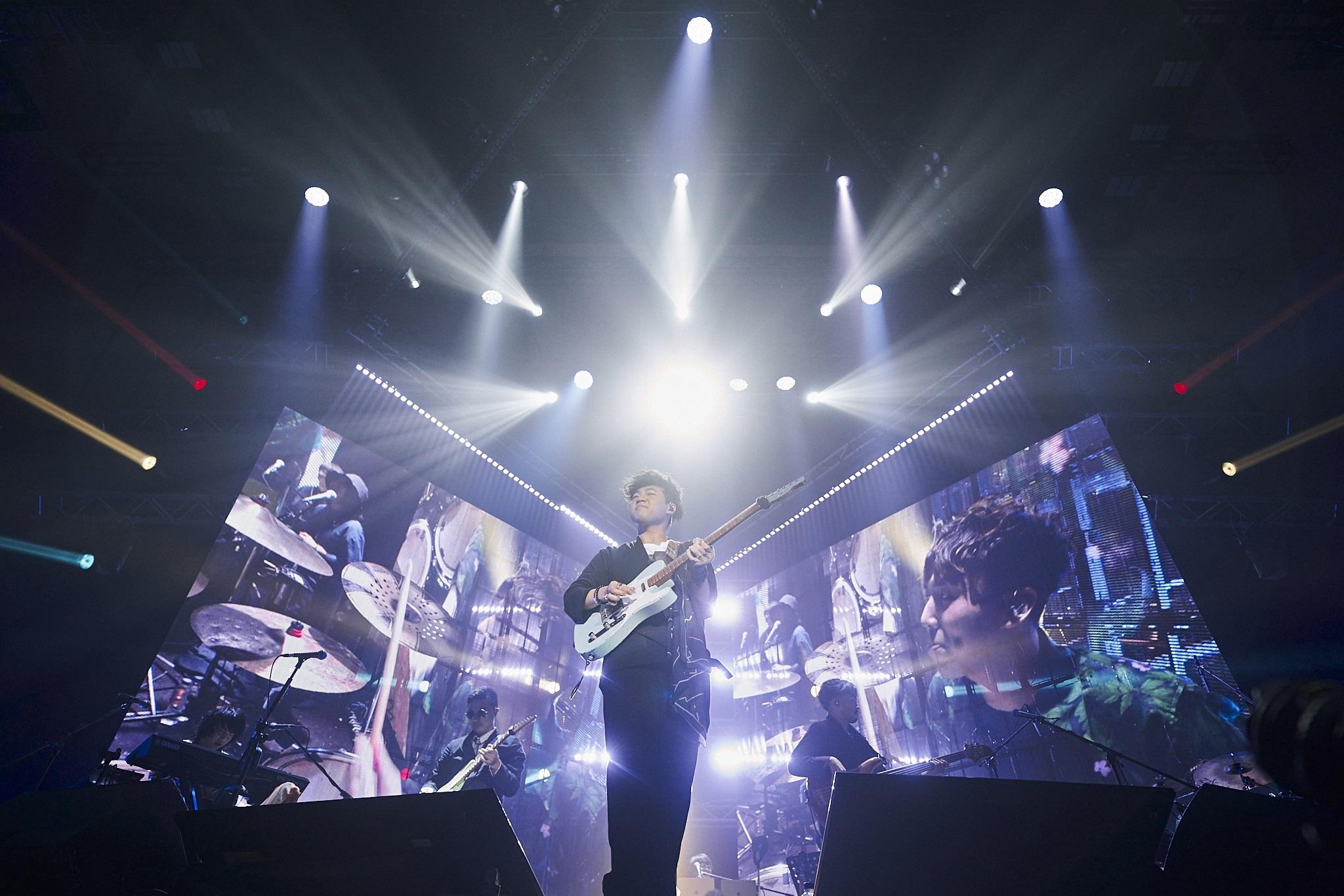 The Hertz 主音及結他手Herman。