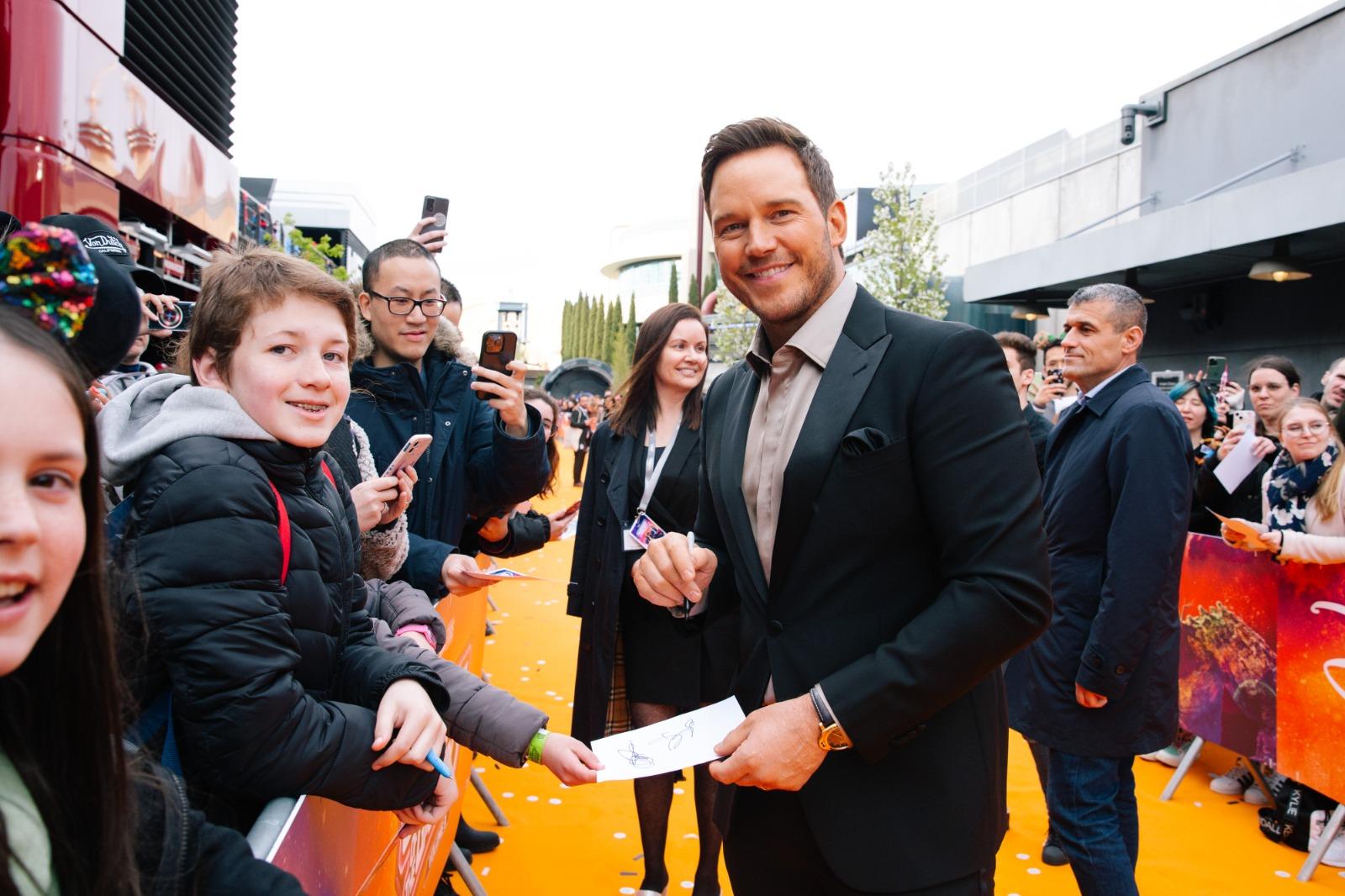 歐洲首映活動熱鬧又墟冚。