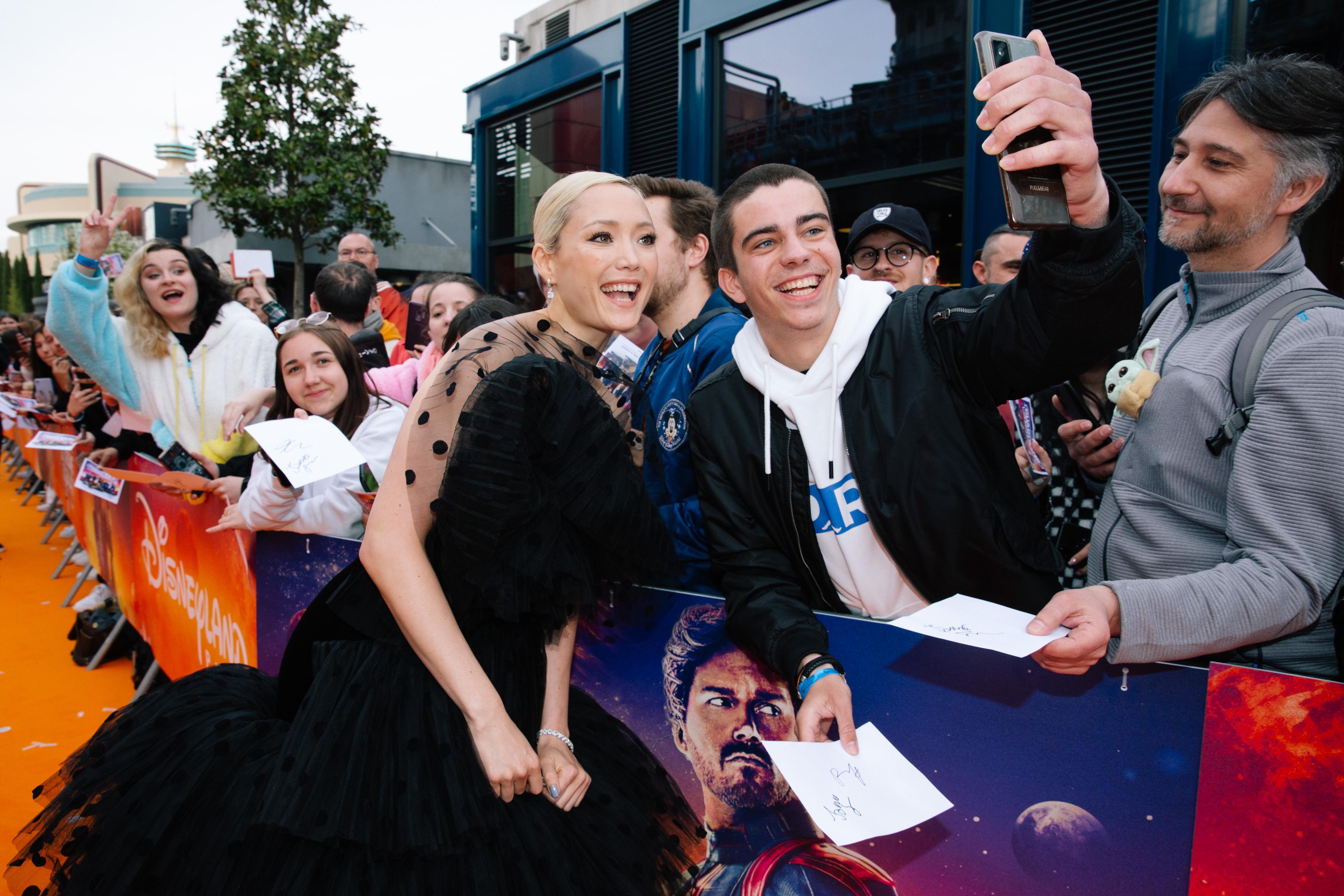 「螳螂女」 寶姬曼迪夫亦獲法國影迷熱烈歡迎。