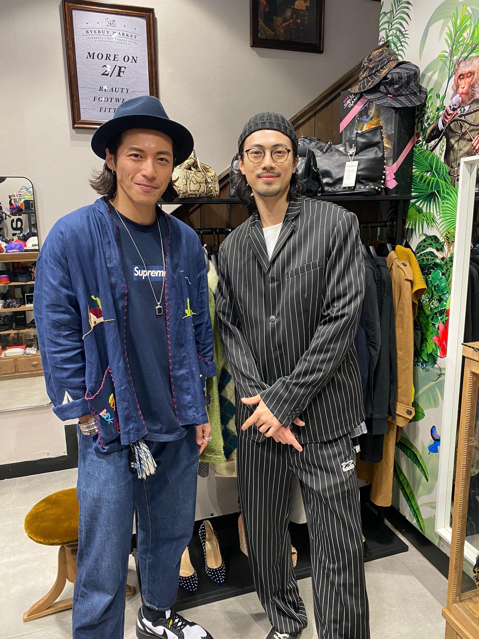 胡卓希與黃俊豪等好友,在中環開設快閃店「Byebuy market」。