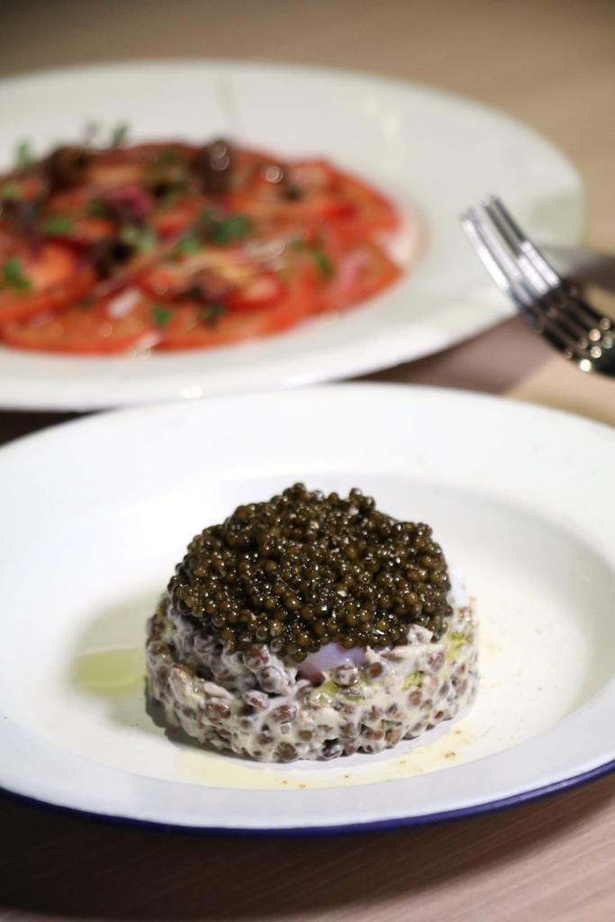 Neighborhood招牌菜。(林俊源攝)