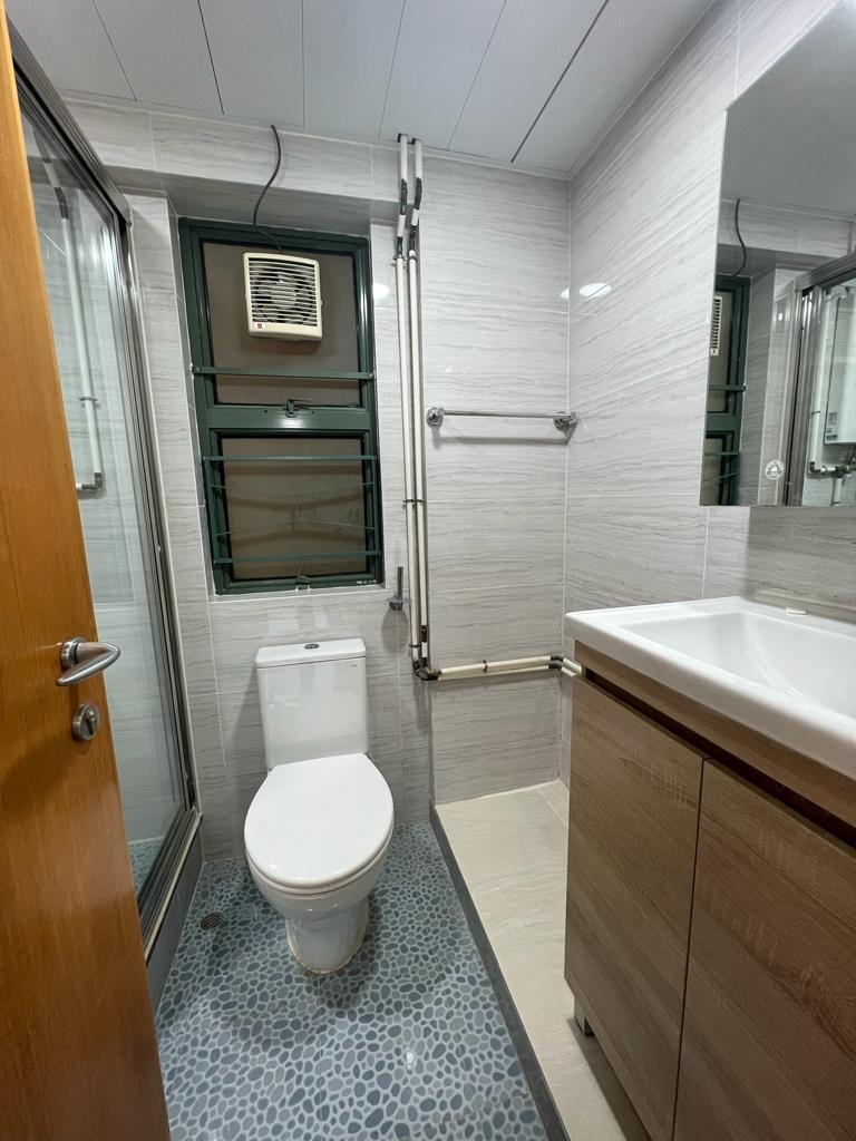 浴室裝修十分新淨雅緻。(代理提供)