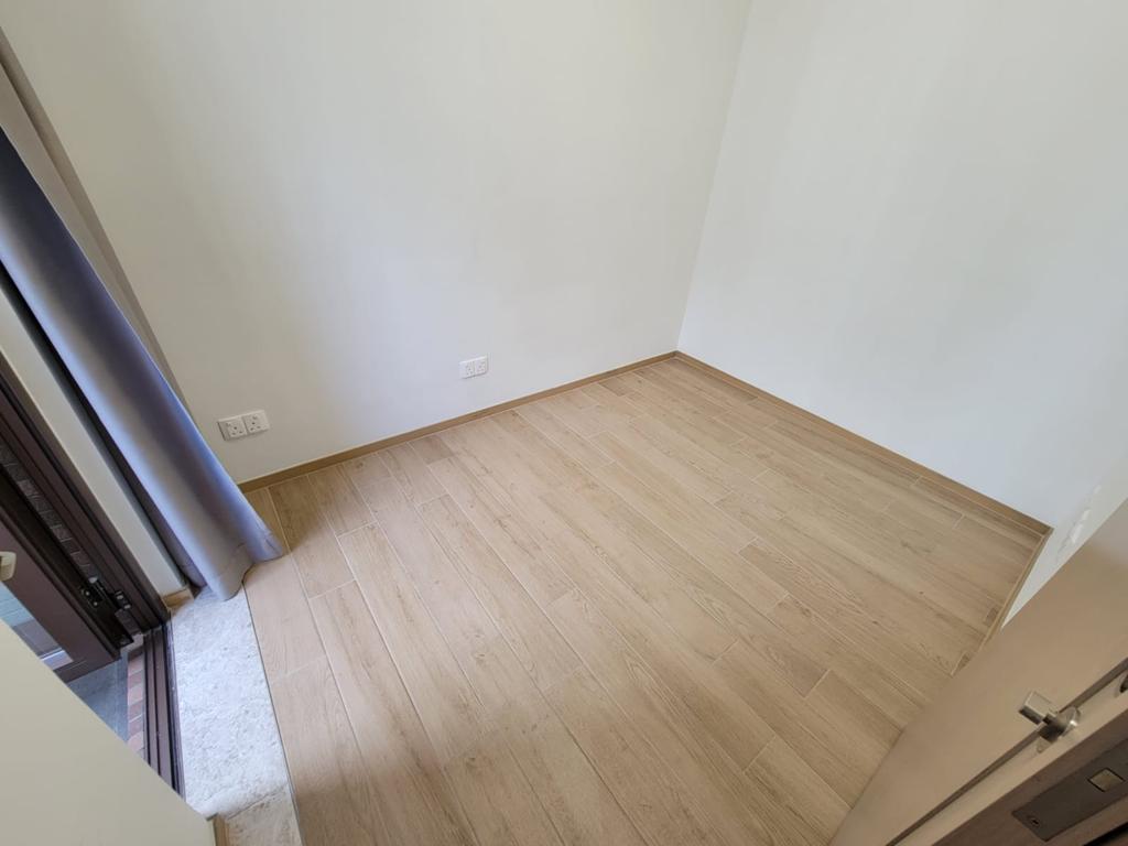 房間外接小露台。(代理提供)