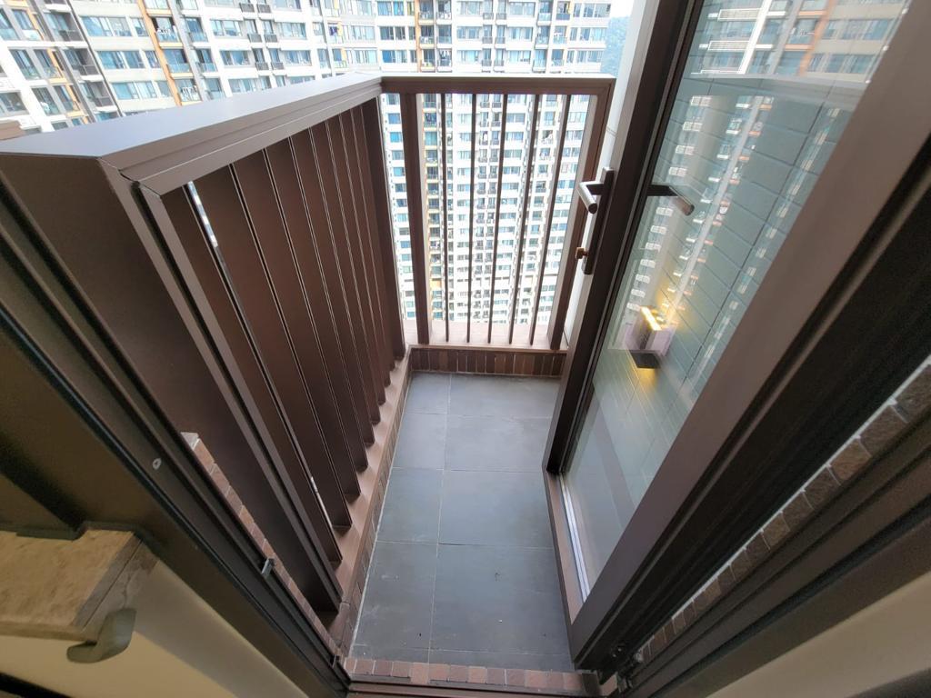 小小的露台,可作日常晾衫用途。(代理提供)