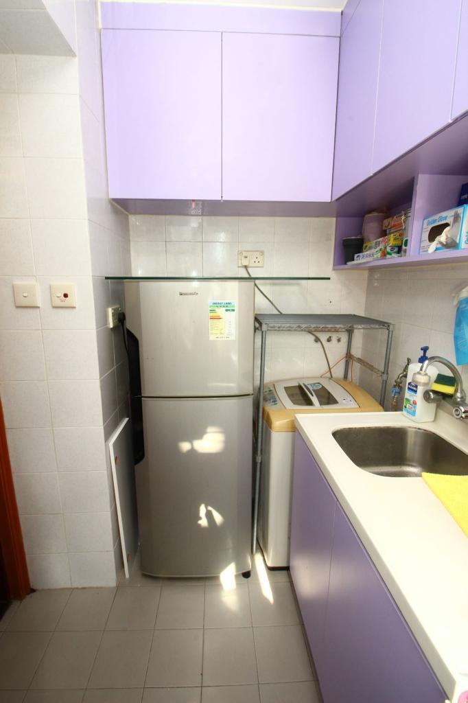 廚房面積頗大,配套亦算新淨,兼且十分光猛。(代理提供)