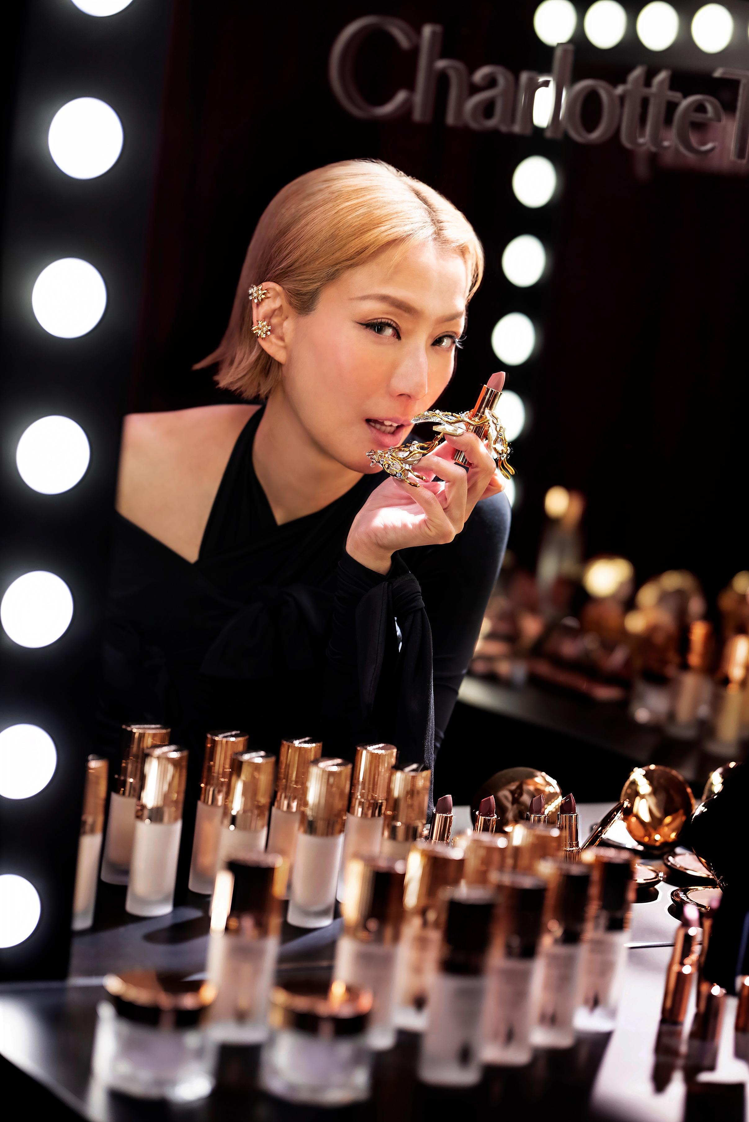 MATTE REVOLUTION 摩登霧感唇膏– PILLOW TALK