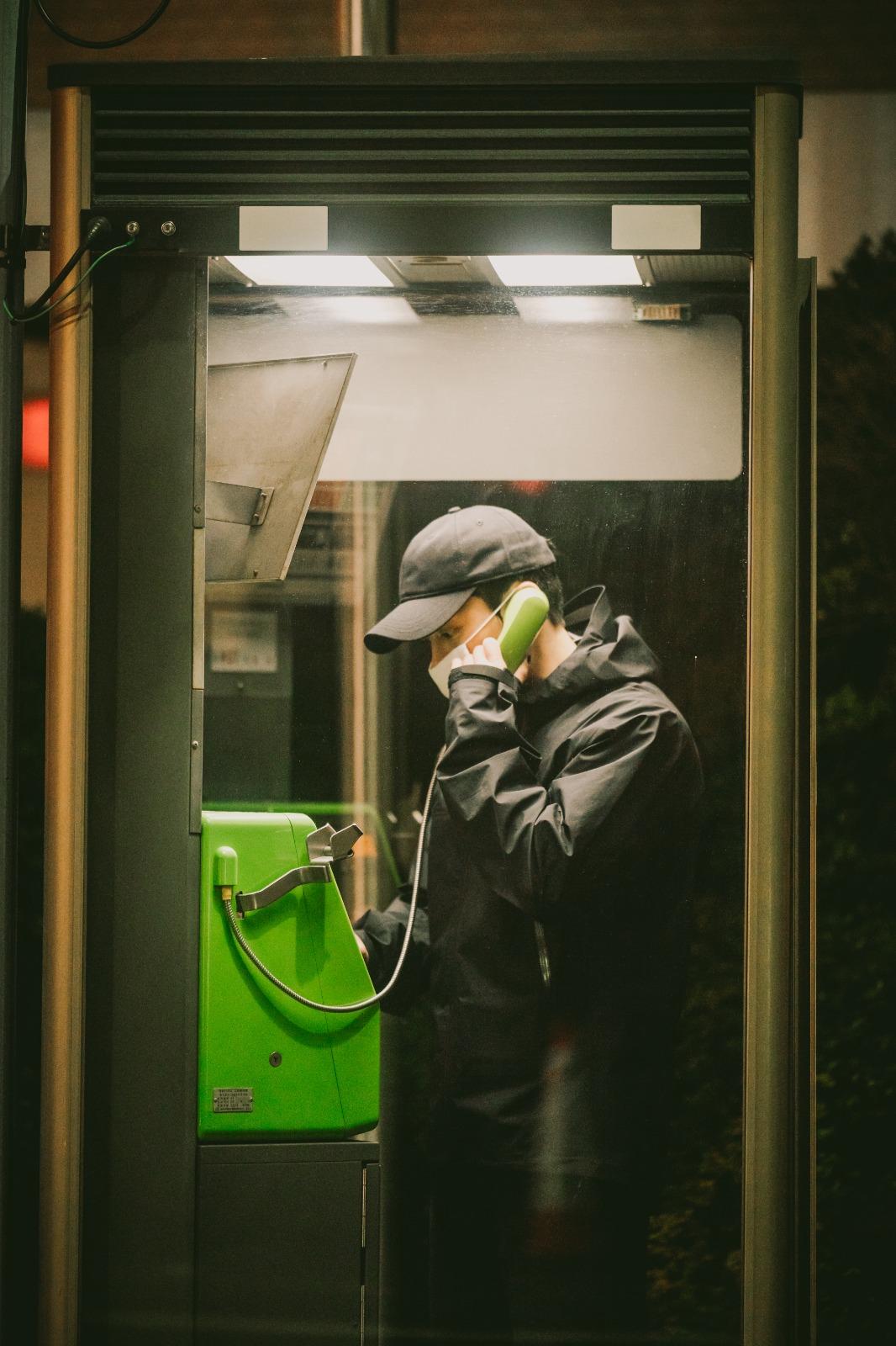 Tyson Yoshi為MV化身恐怖情人。