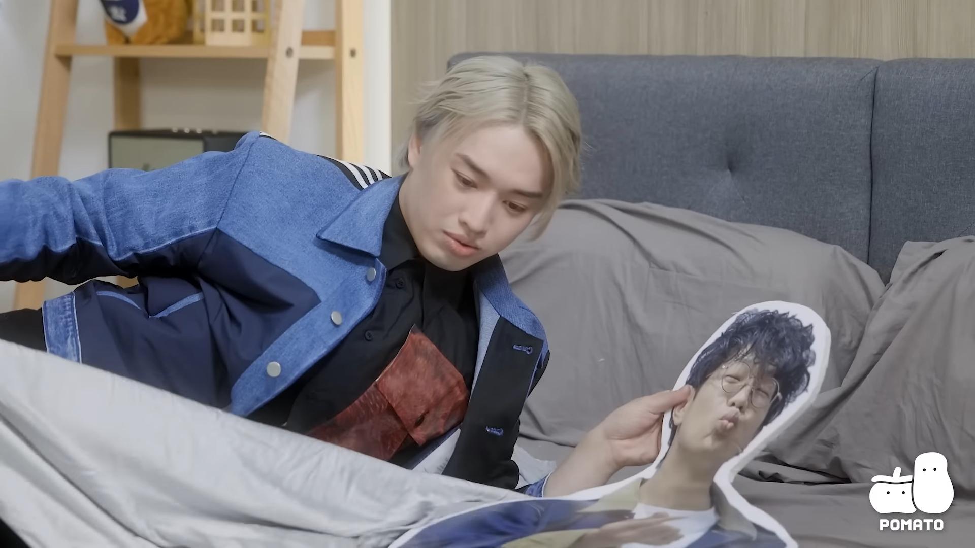 Jer闖入童童房間,發現私藏程人富紙牌公仔。