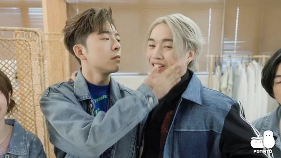 Jerdan經常互相攻擊,Edan乘機摑Jer一巴。