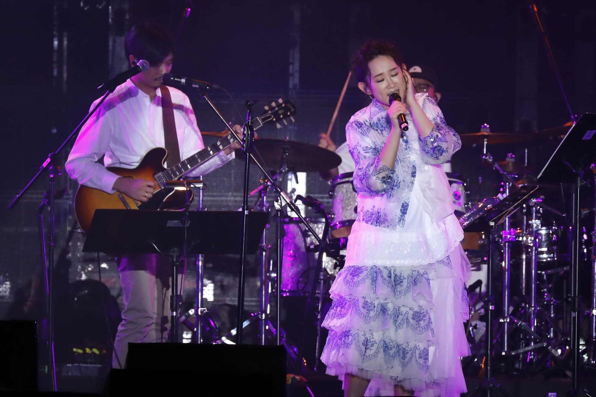 王菀之與崔展鴻POPFEST HKT西九音樂節:越流行》演出。