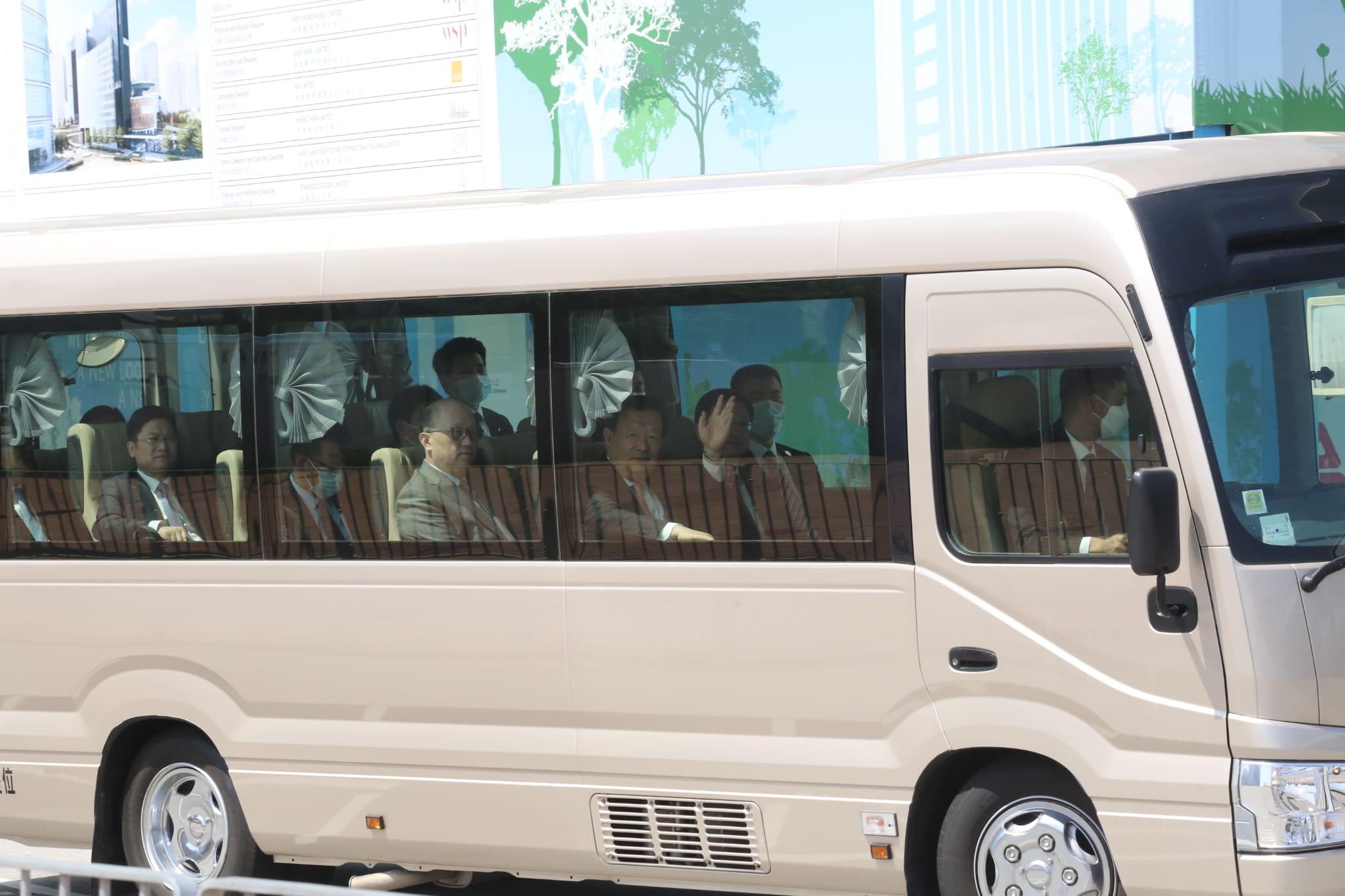 夏寶龍與全體議員會面。