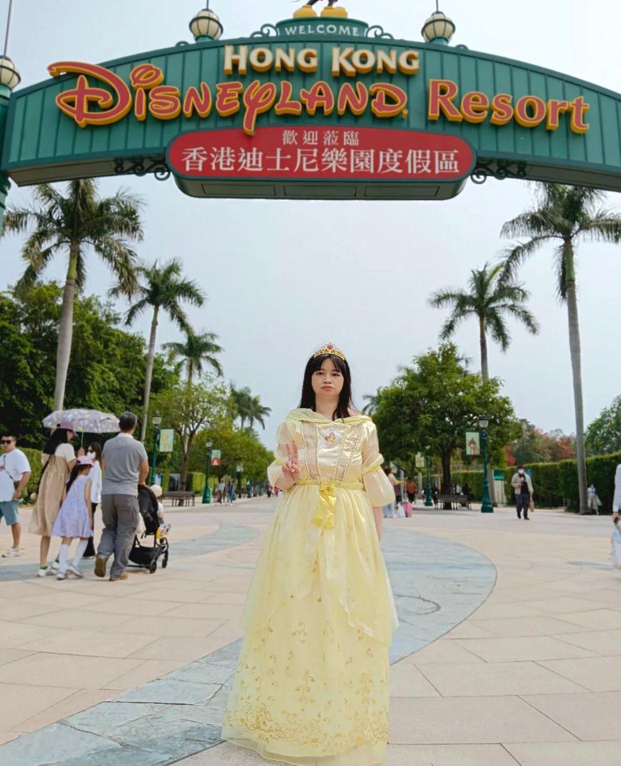 薛影儀扮公主,可惜被拒進入迪士尼樂園。