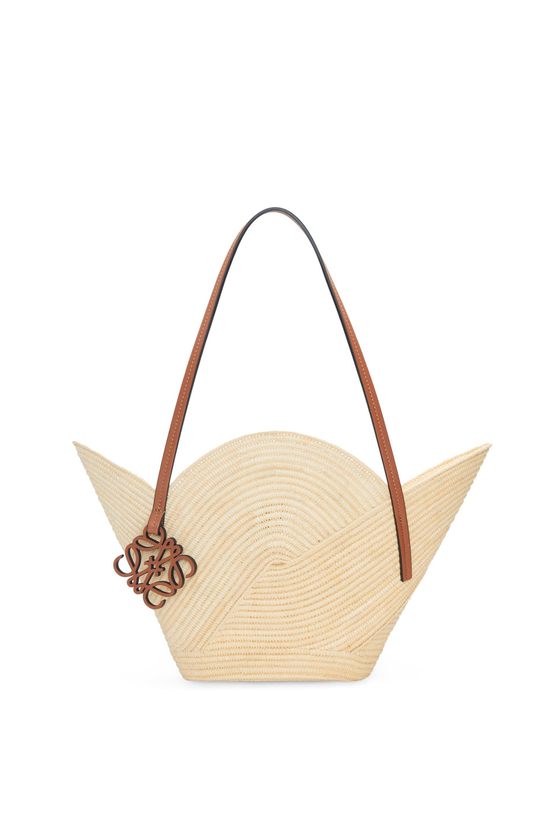 Petal basket bag in raffia and calfskin HK$11,550