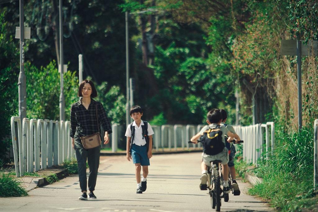 賈勝楓讚鄭秀文拍《流水落花》時,舉手投足都是天美姨姨。(劇照)