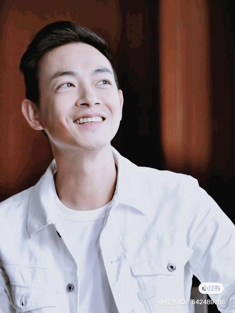 (梁競徽小紅書)