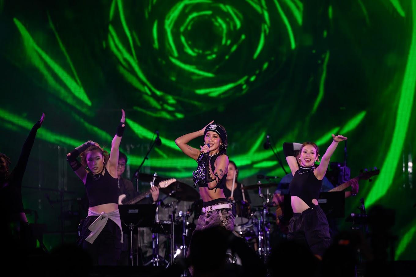 Marf唱出Solo作《*~Silencio…Shh》。