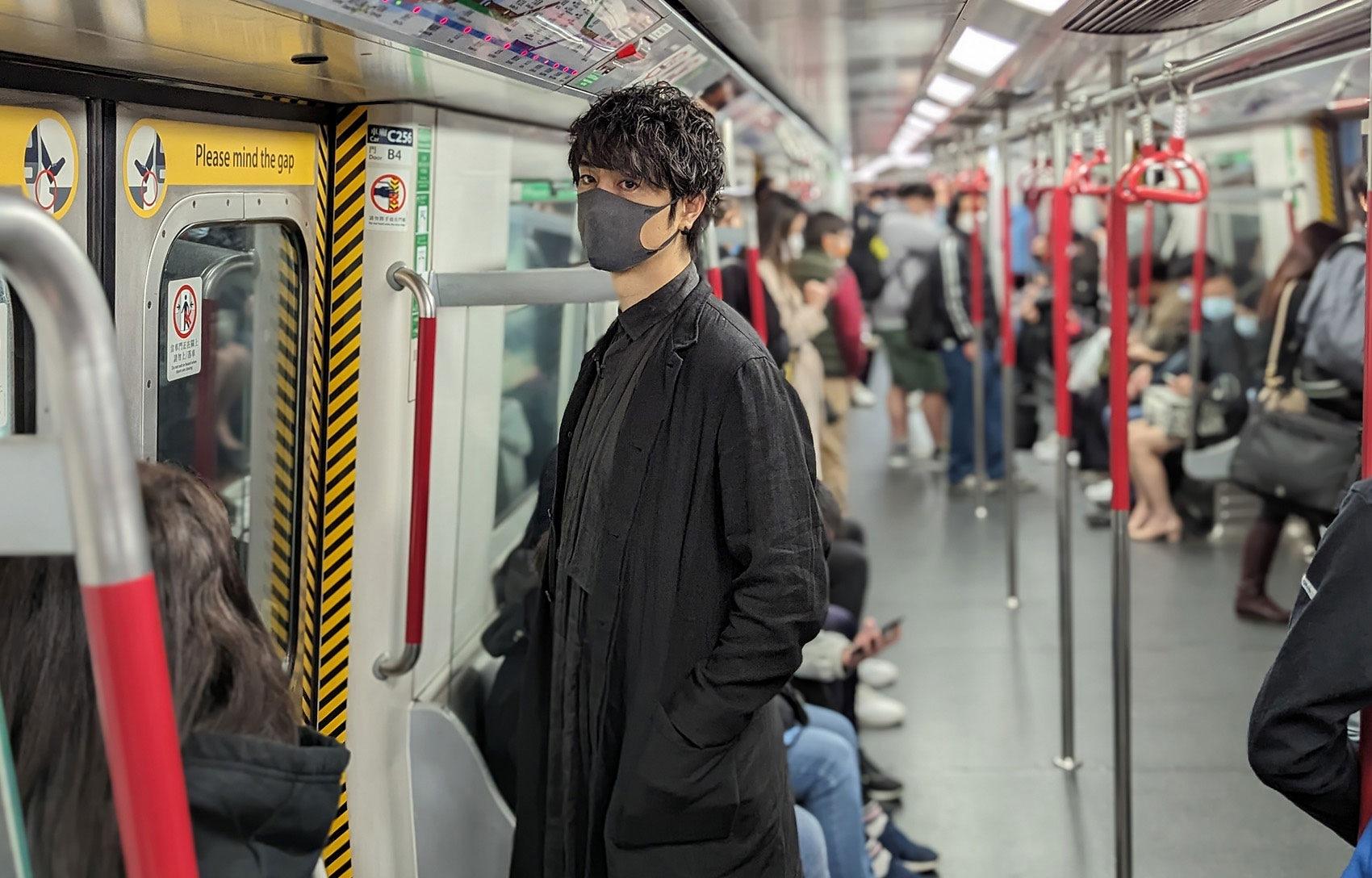 齋藤工為節目《Another Sky》到了港九各地取景。