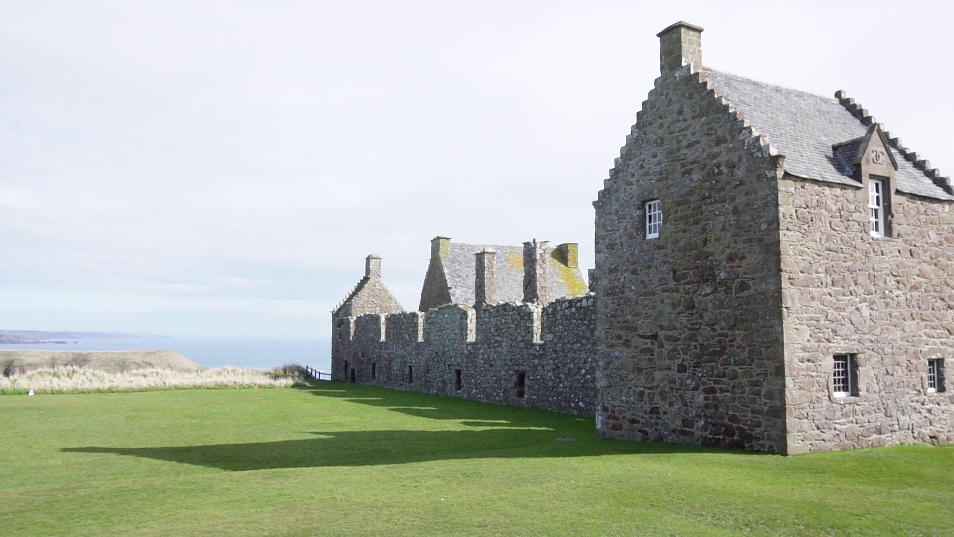 城堡分成20個區域 例如睡房、飯廳、花園、蓄水池等等