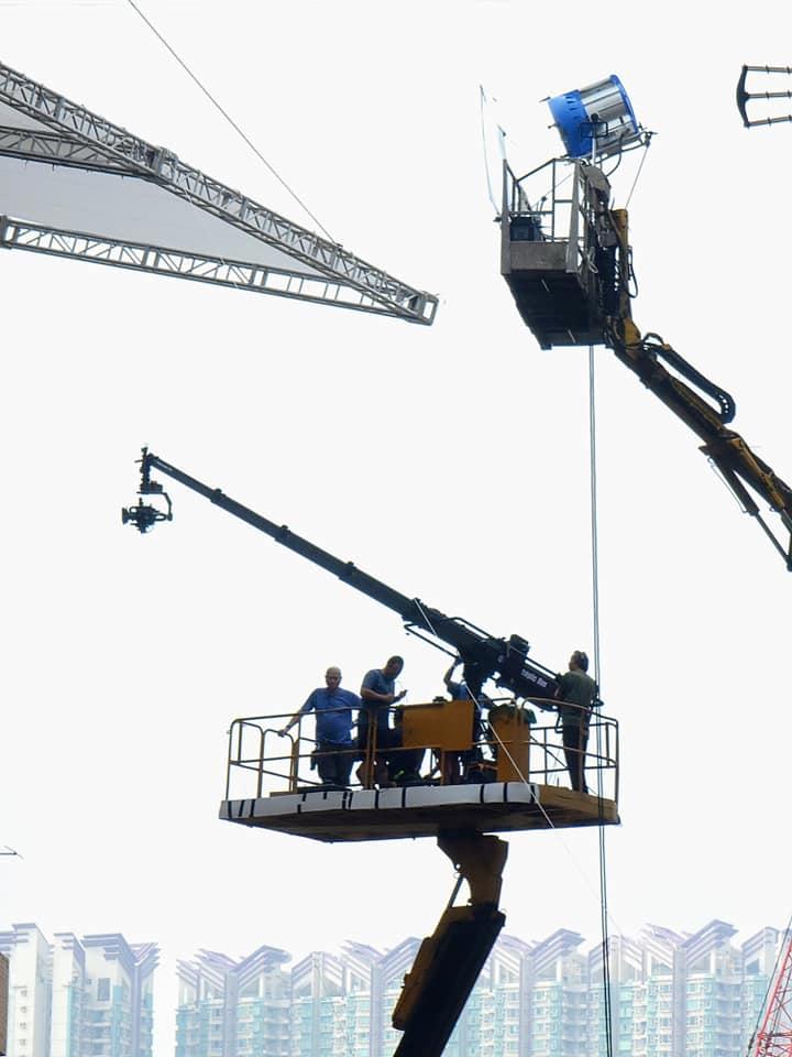 昨日九龍城一個升降台拍攝電影時倒塌,造成8人受傷。(香港風景攝影會)